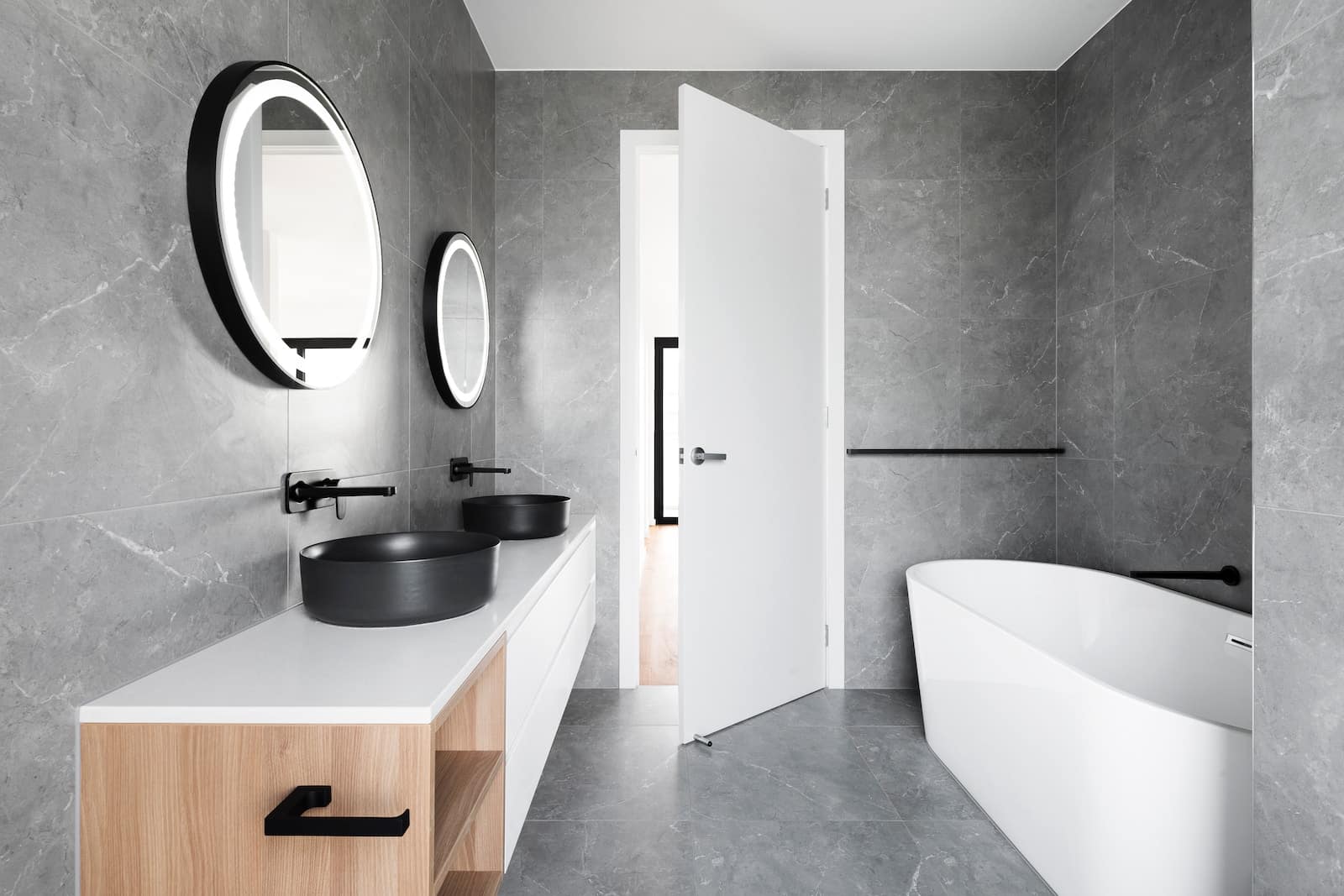 Meubles en bois pour salle de bain