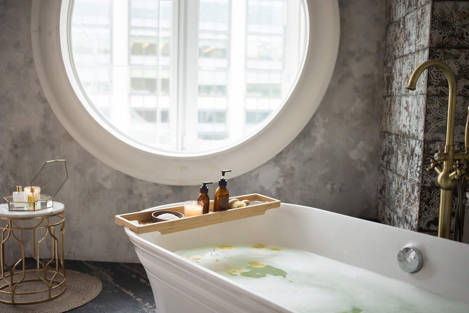 salle de bain chic et fonctionnelle