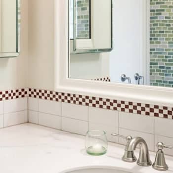 Tout savoir sur la frise de carrelage : styles, matériaux et pose